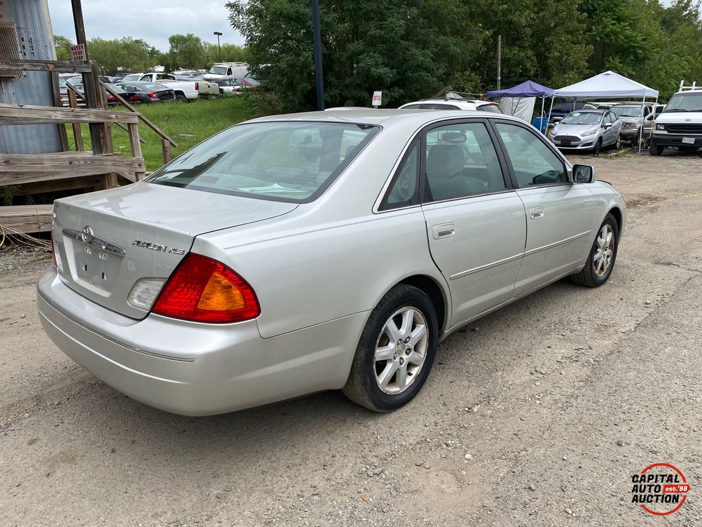 2000 Toyota Avalon 3