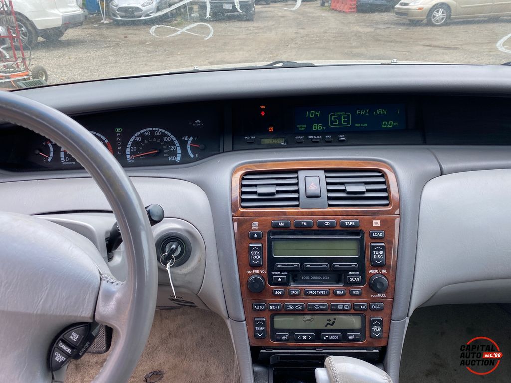 2000 Toyota Avalon 11