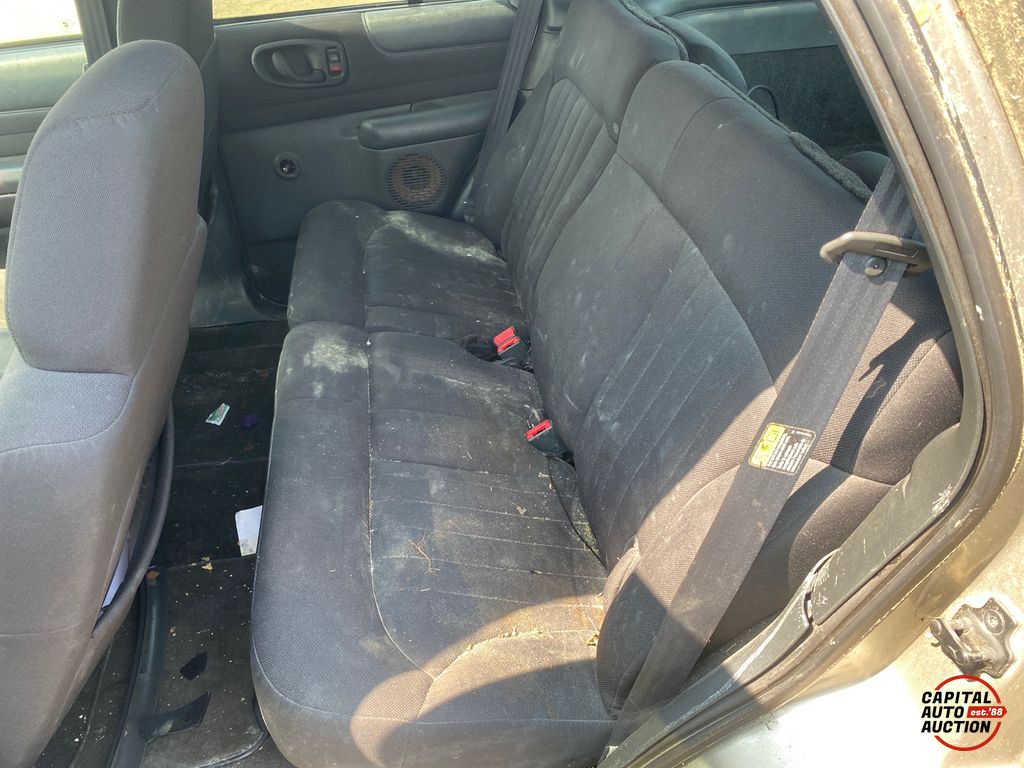 2003 Chevrolet Blazer 9