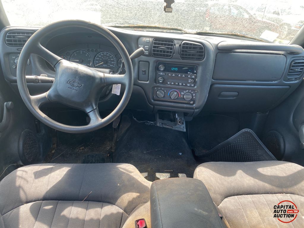 2003 Chevrolet Blazer 11