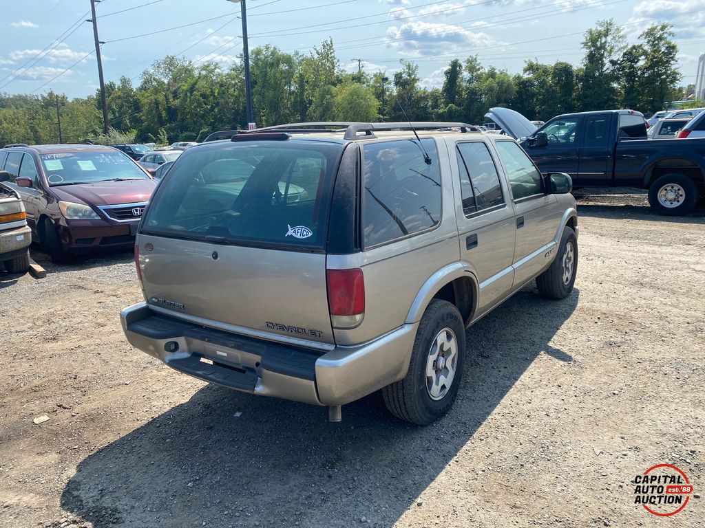 2003 Chevrolet Blazer 3
