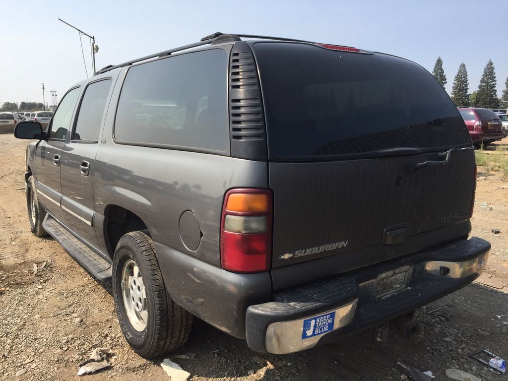 2002 Chevrolet Suburban 2