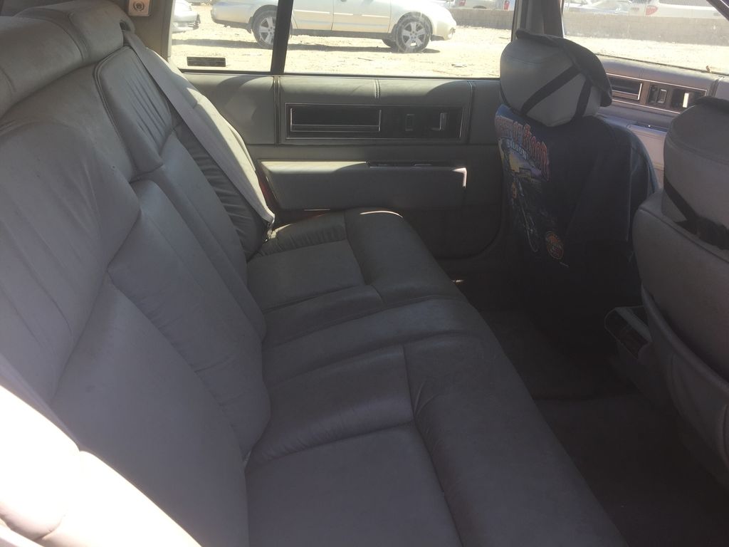 1993 Cadillac DeVille 9