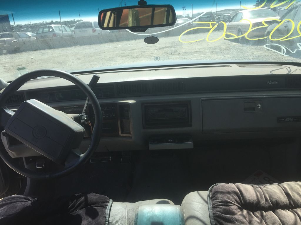 1993 Cadillac DeVille 11