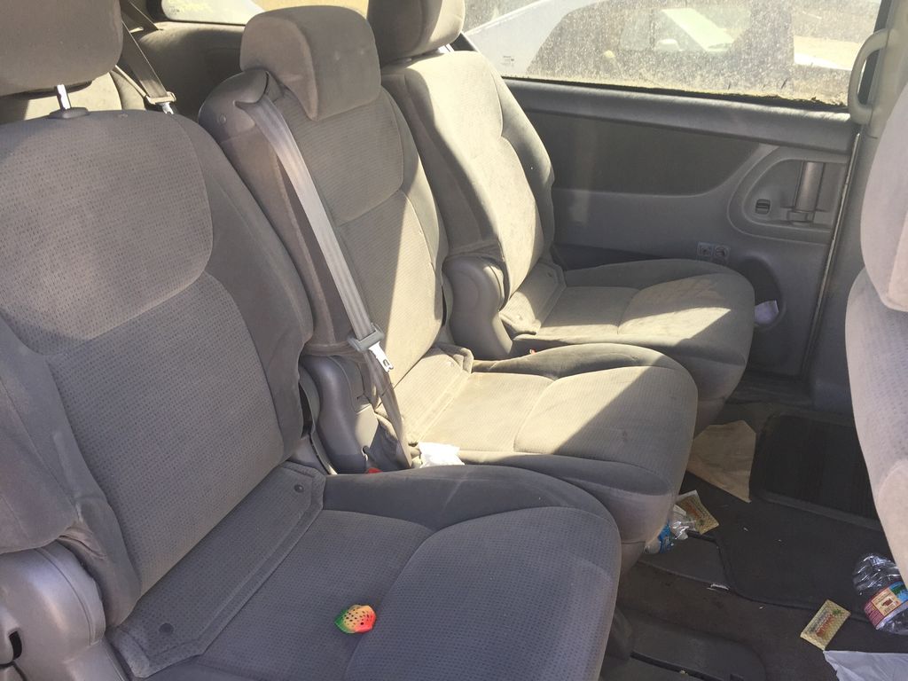 2005 Toyota Sienna 9