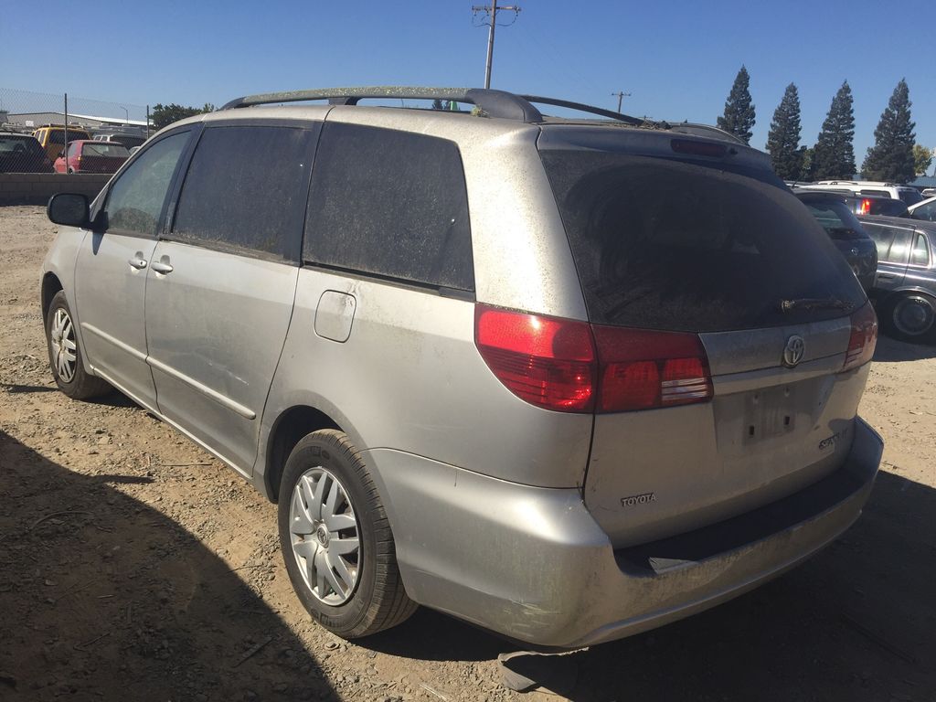 2005 Toyota Sienna 2