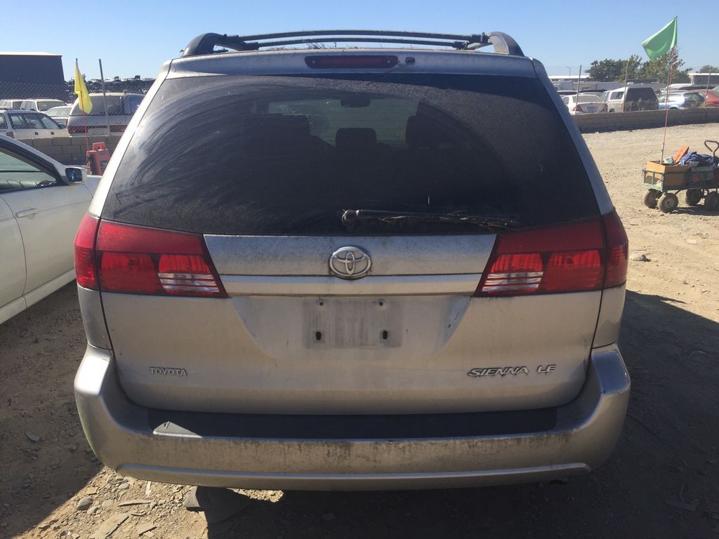 2005 Toyota Sienna 7