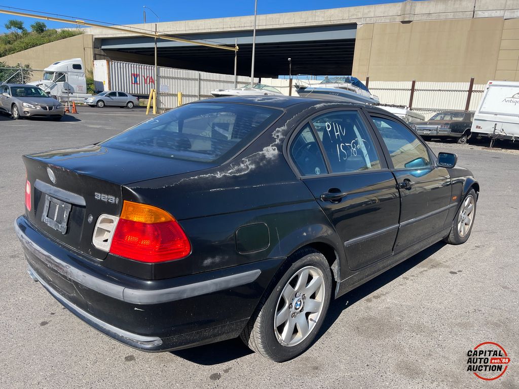 2000 BMW 323I 3