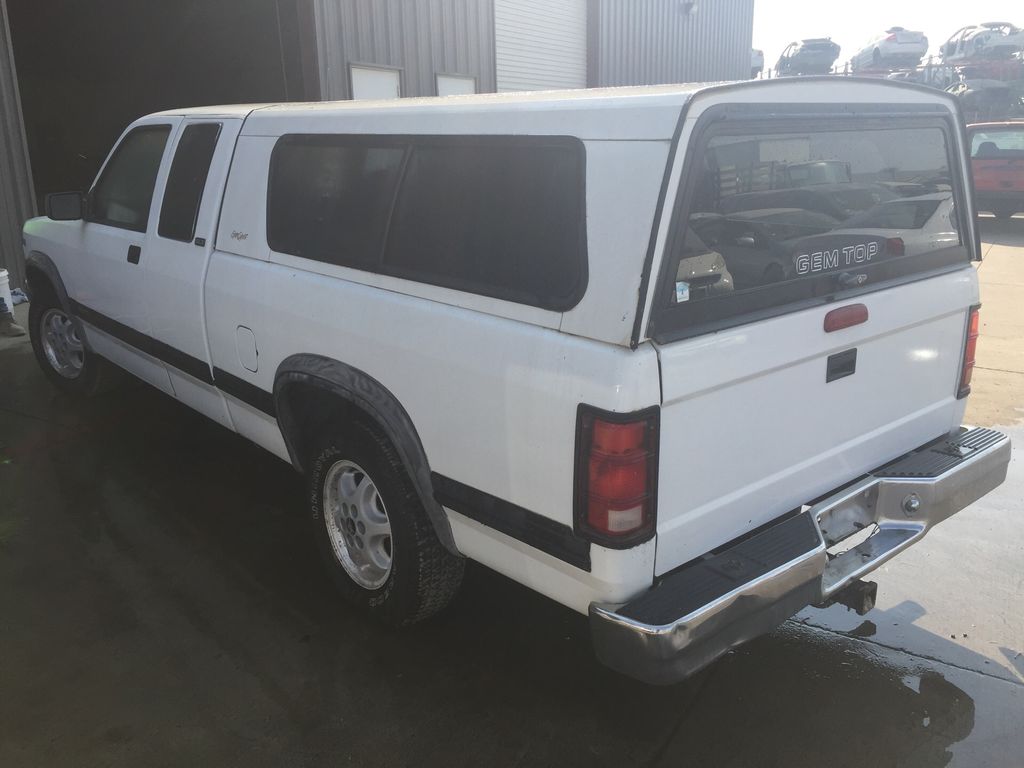 1995 Dodge Dakota 2