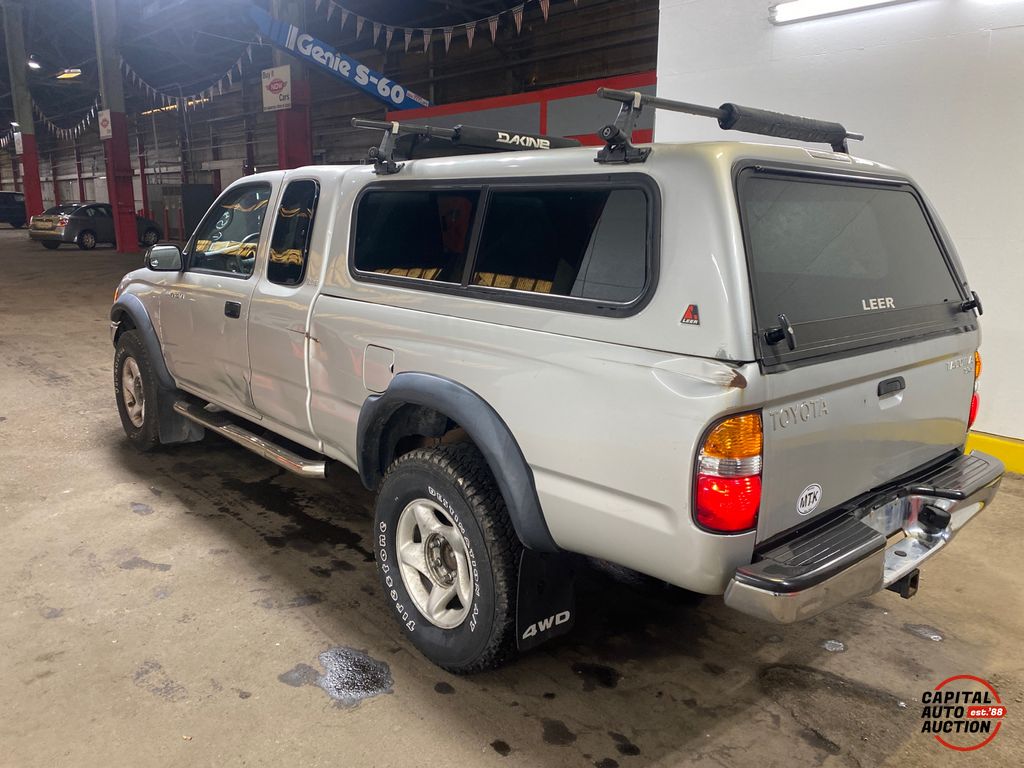 2003 Toyota Tacoma 2