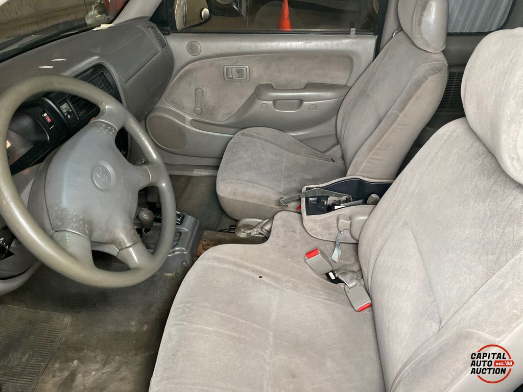 2003 Toyota Tacoma 8