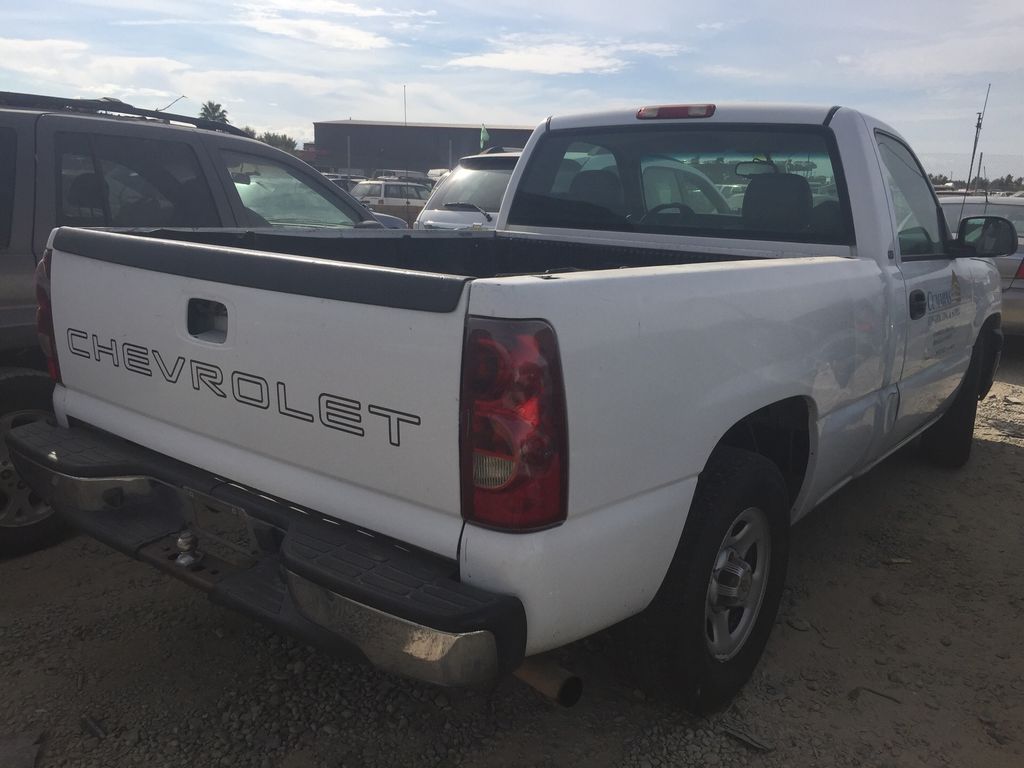 2003 Chevrolet Silverado 1500 3