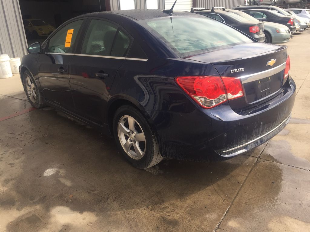 2011 Chevrolet Cruze 2