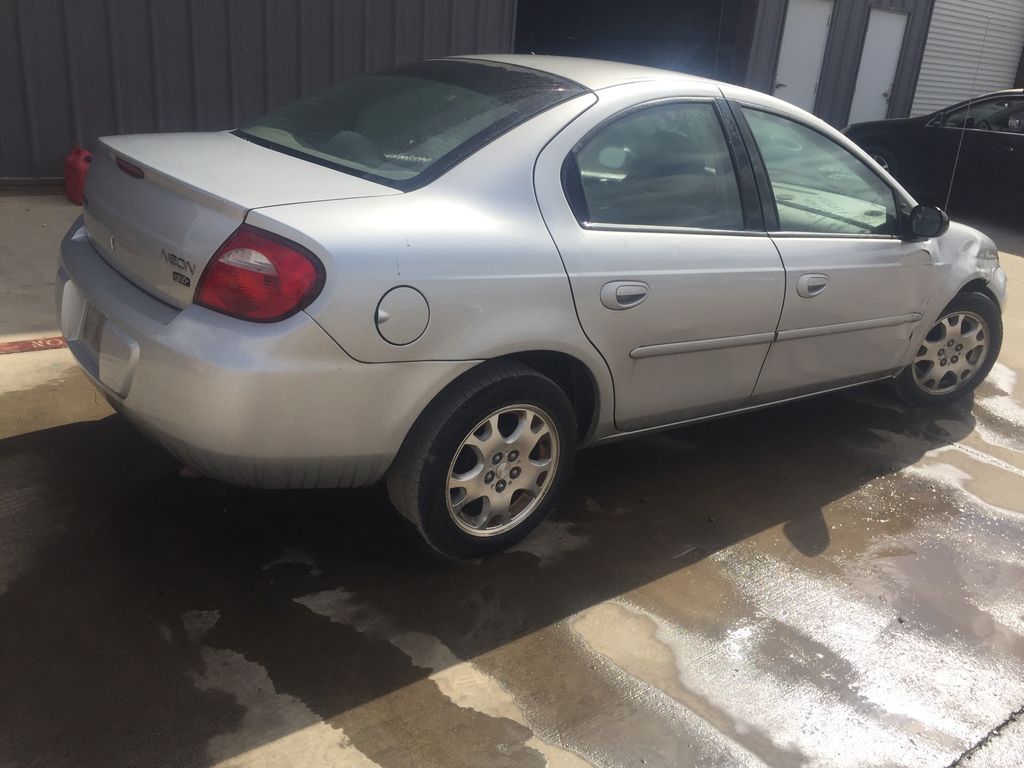 2003 Dodge Neon 3