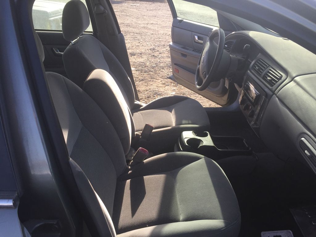 2003 Ford Taurus 8