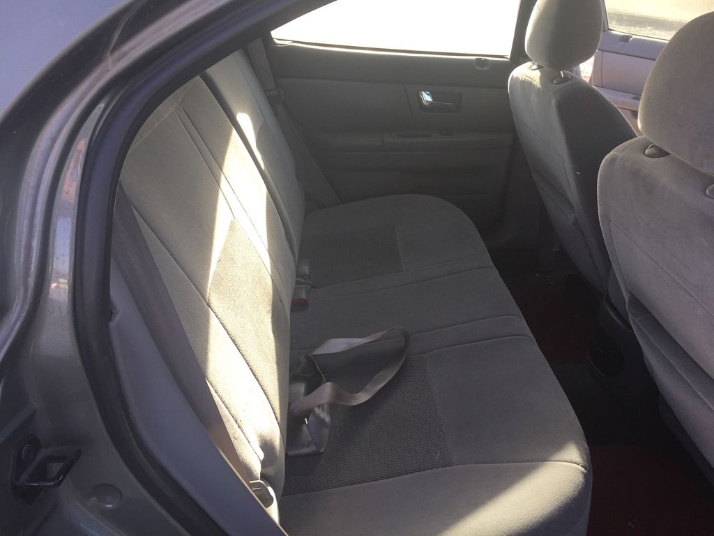 2003 Ford Taurus 9