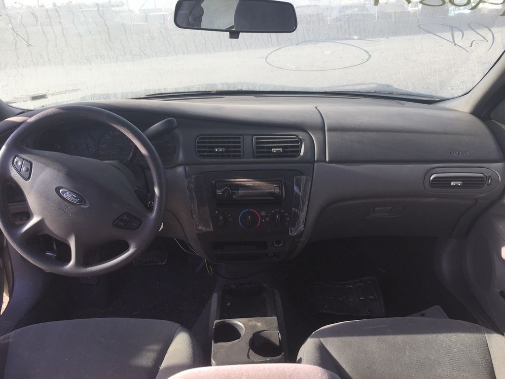 2003 Ford Taurus 11