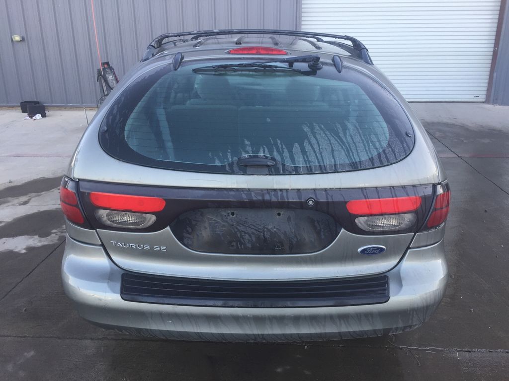 2003 Ford Taurus 7