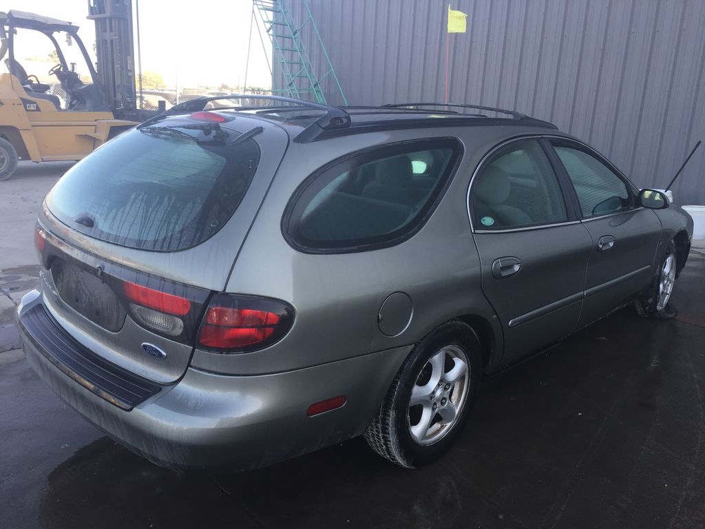 2003 Ford Taurus 3