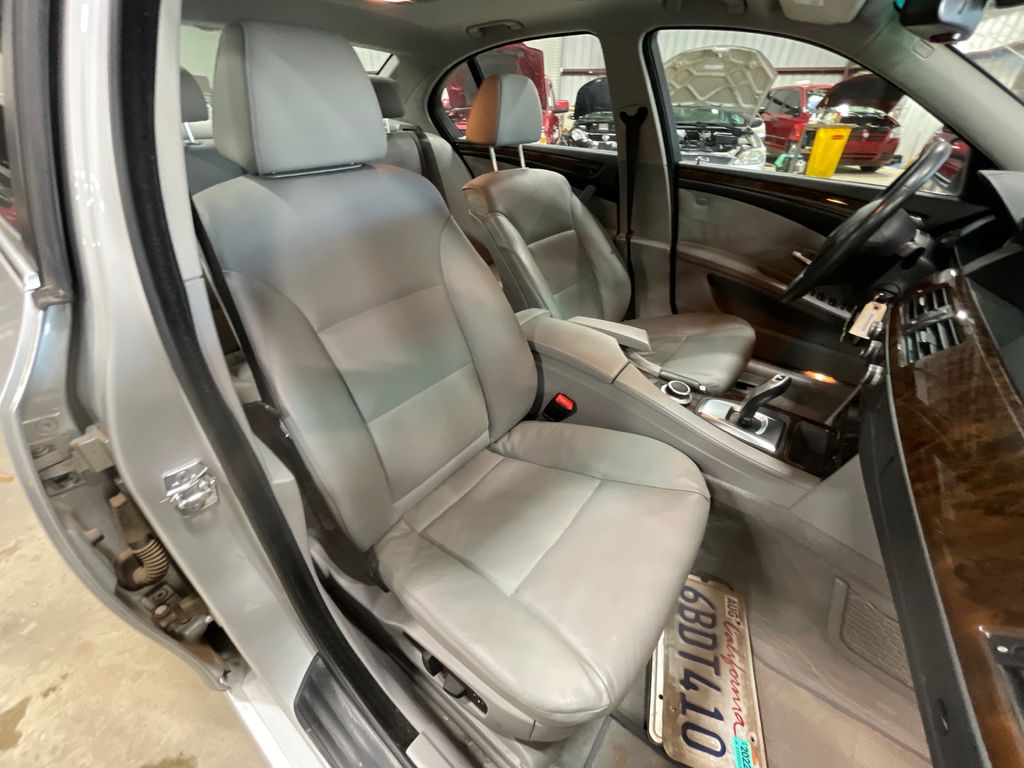 2008 BMW 5 Series 8