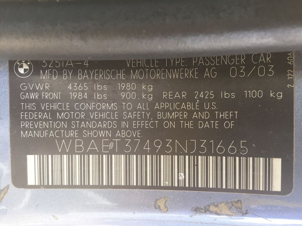 2003 BMW 3 Series 5