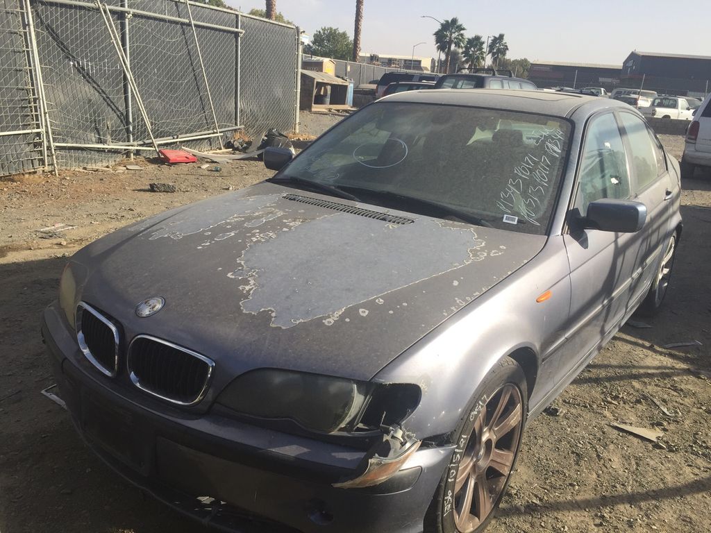 2003 BMW 3 Series 1