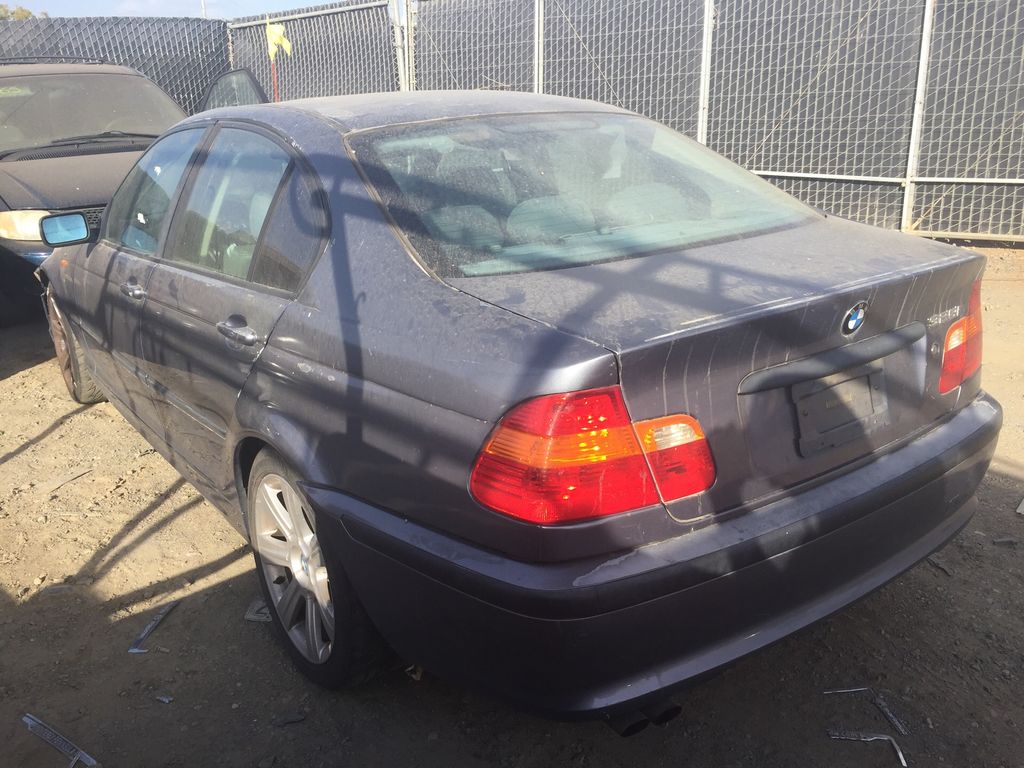 2003 BMW 3 Series 2