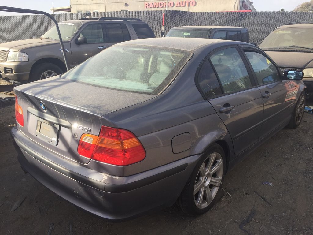 2003 BMW 3 Series 3
