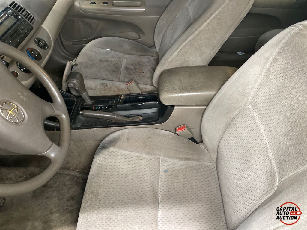 2003 Toyota Camry 8