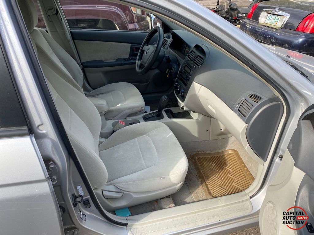 2005 Kia Spectra 8