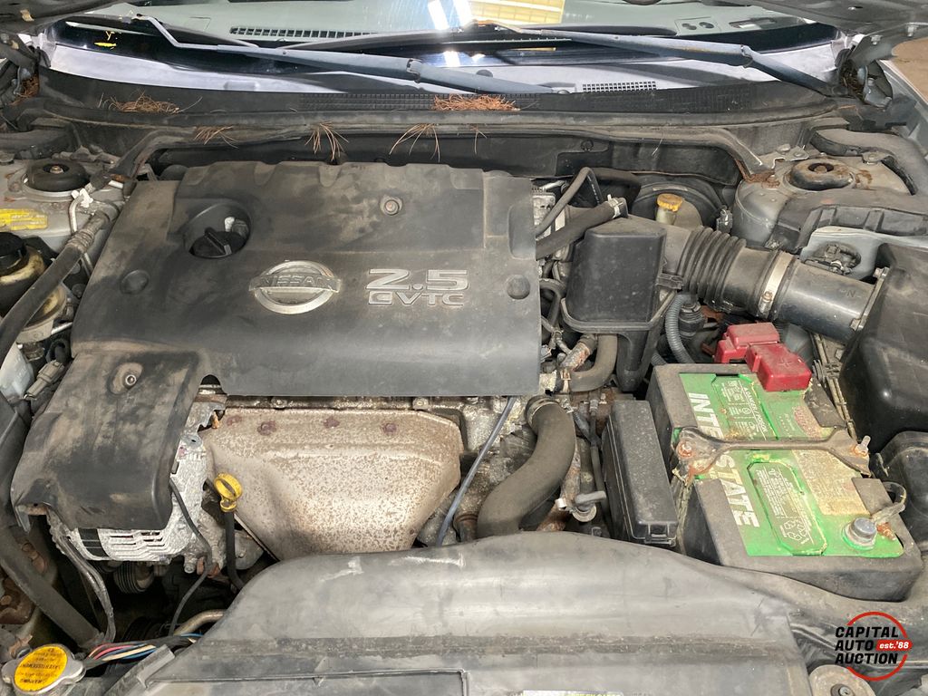 2005 NISSAN Altima 10