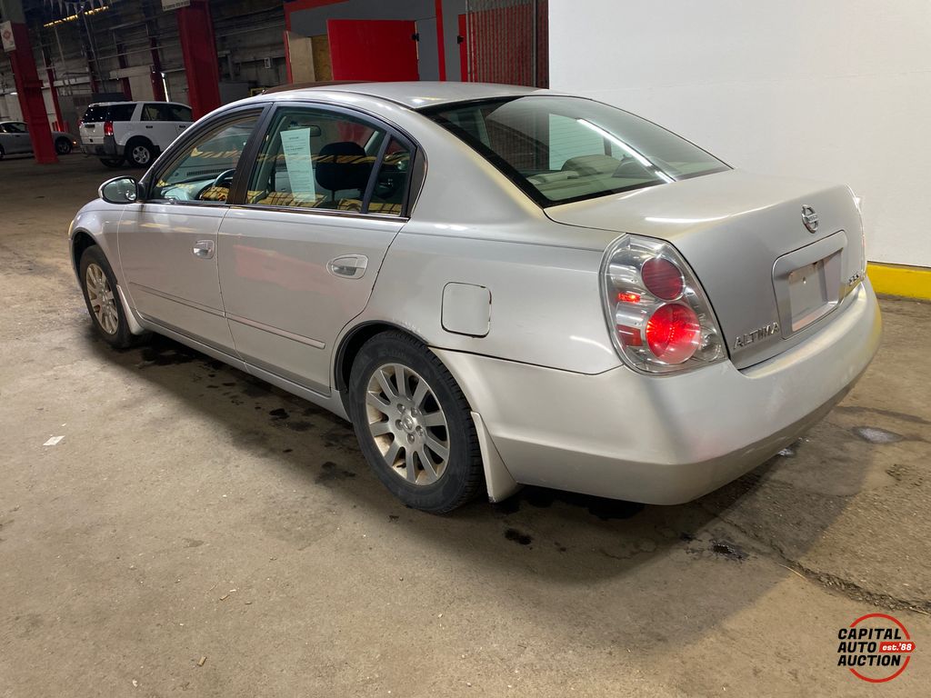 2005 NISSAN Altima 2