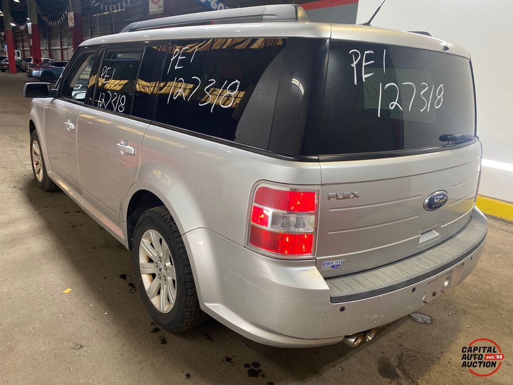 2010 Ford Flex 2