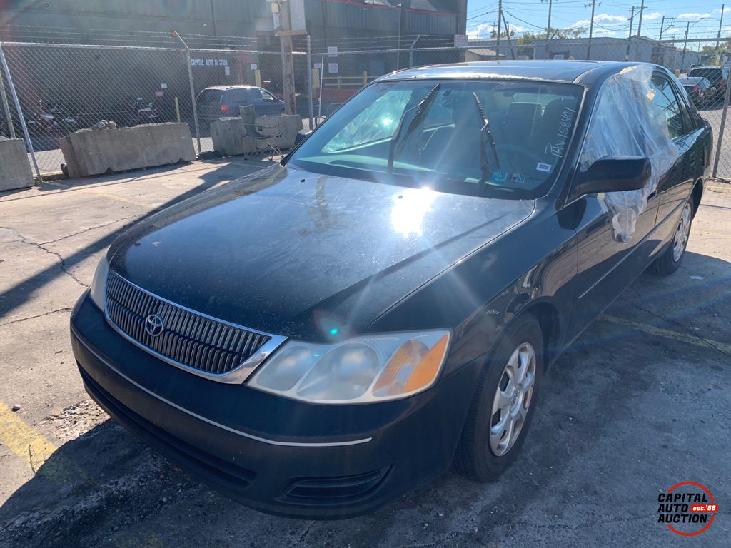2000 Toyota Avalon 1