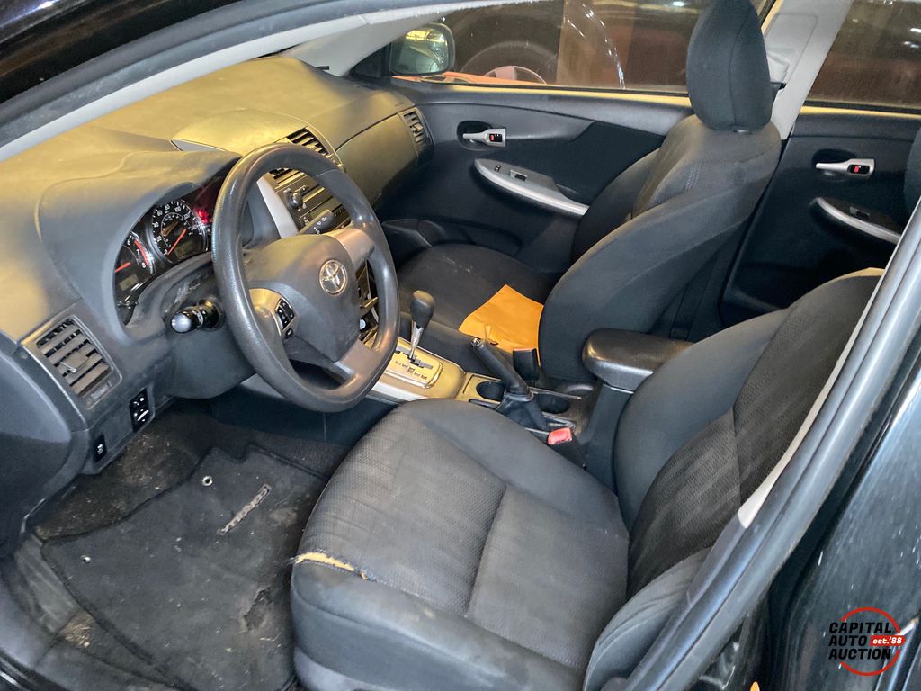 2011 Toyota COROLLA 8