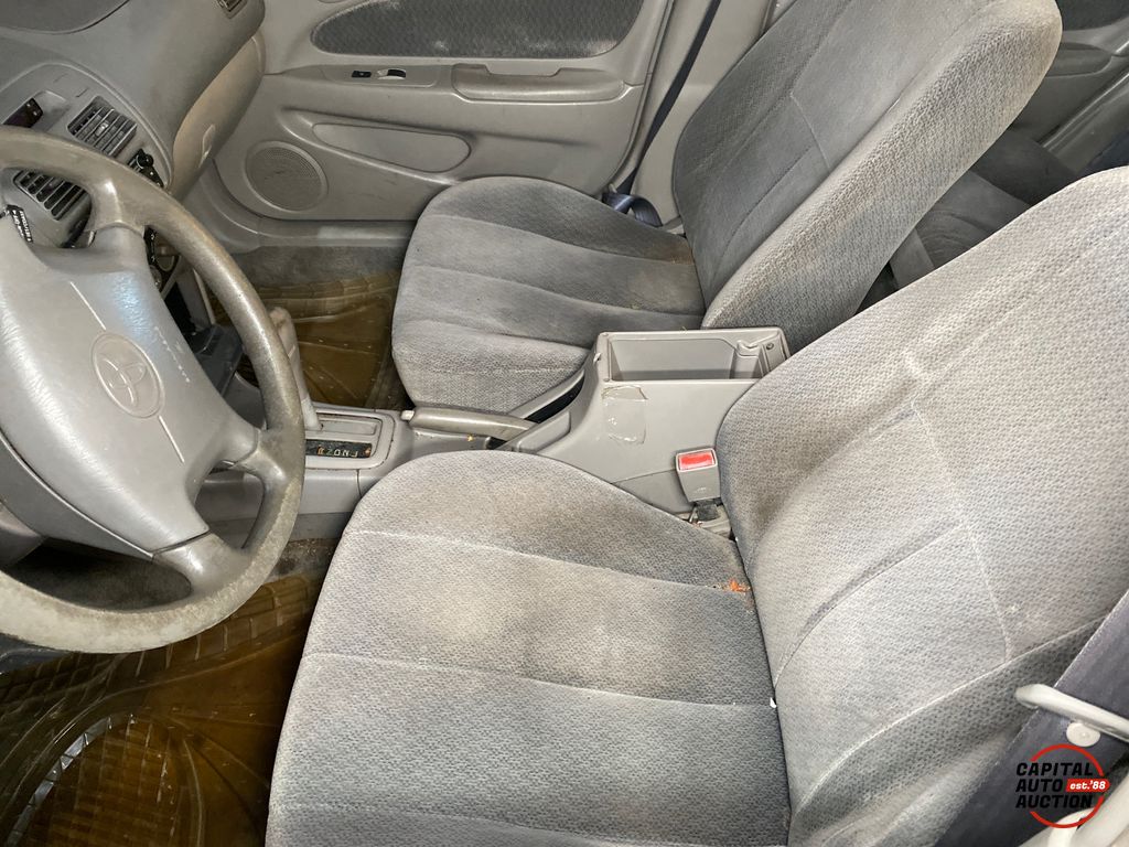 2002 Toyota COROLLA 8