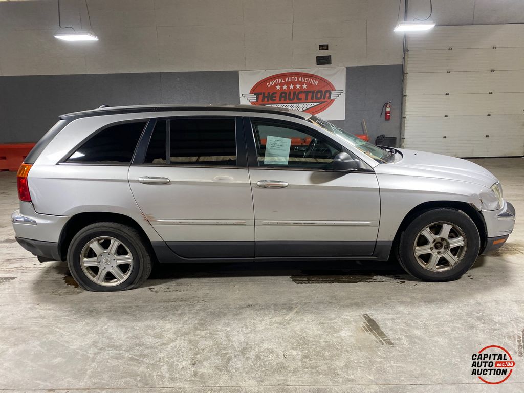 2005 Chrysler Pacifica 15