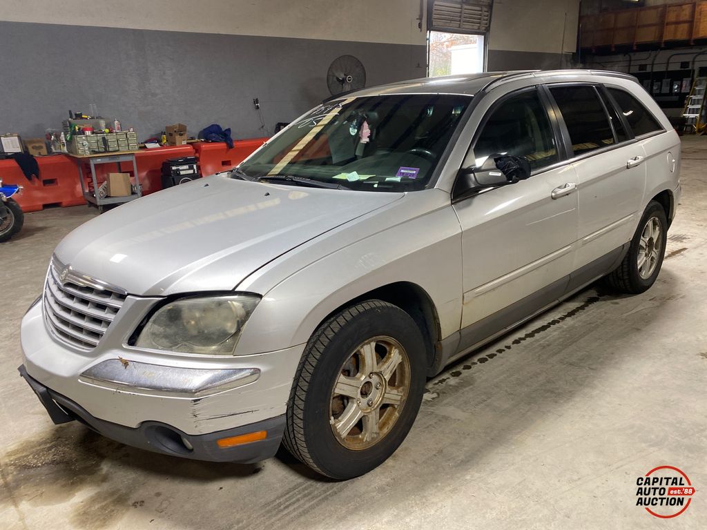 2005 Chrysler Pacifica 1