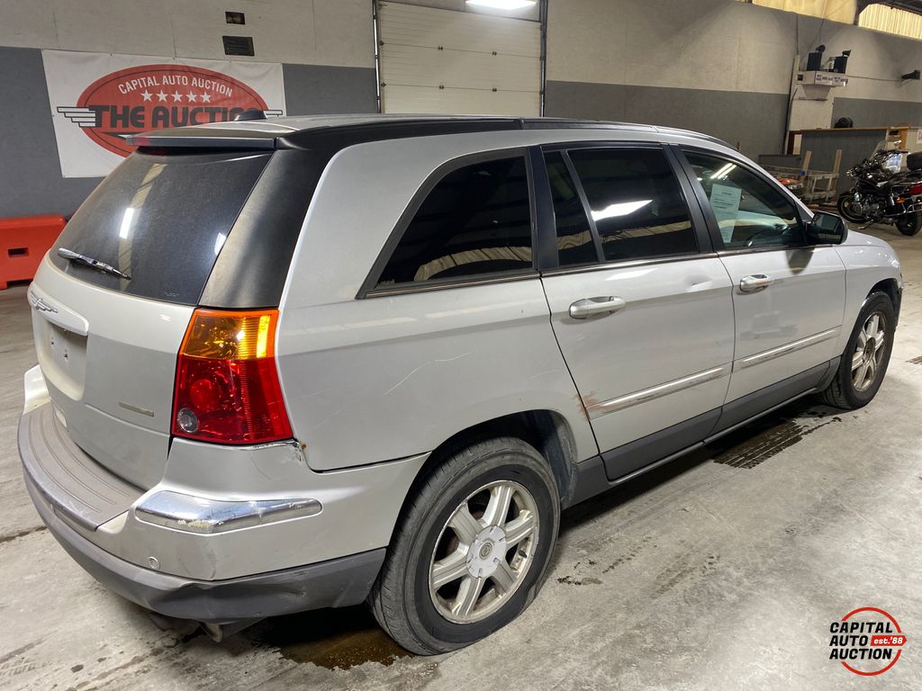 2005 Chrysler Pacifica 3