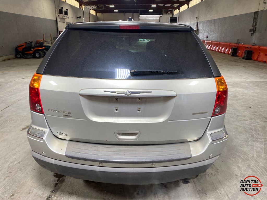 2005 Chrysler Pacifica 7