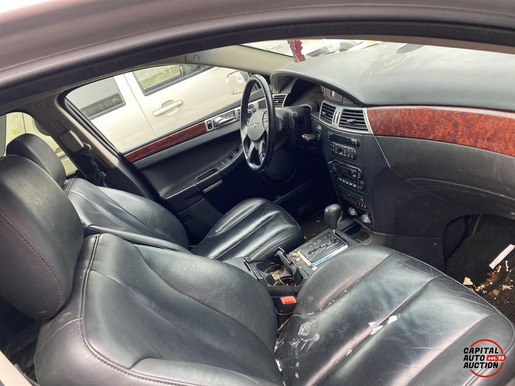 2005 Chrysler Pacifica 8
