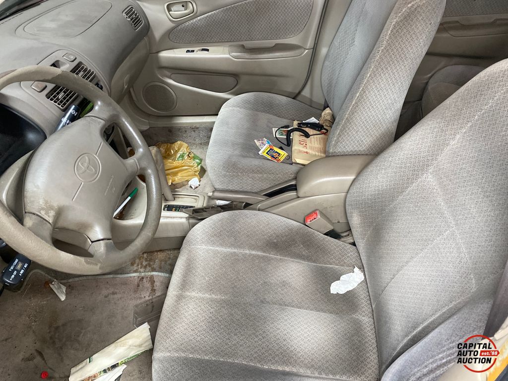 2000 Toyota COROLLA 8