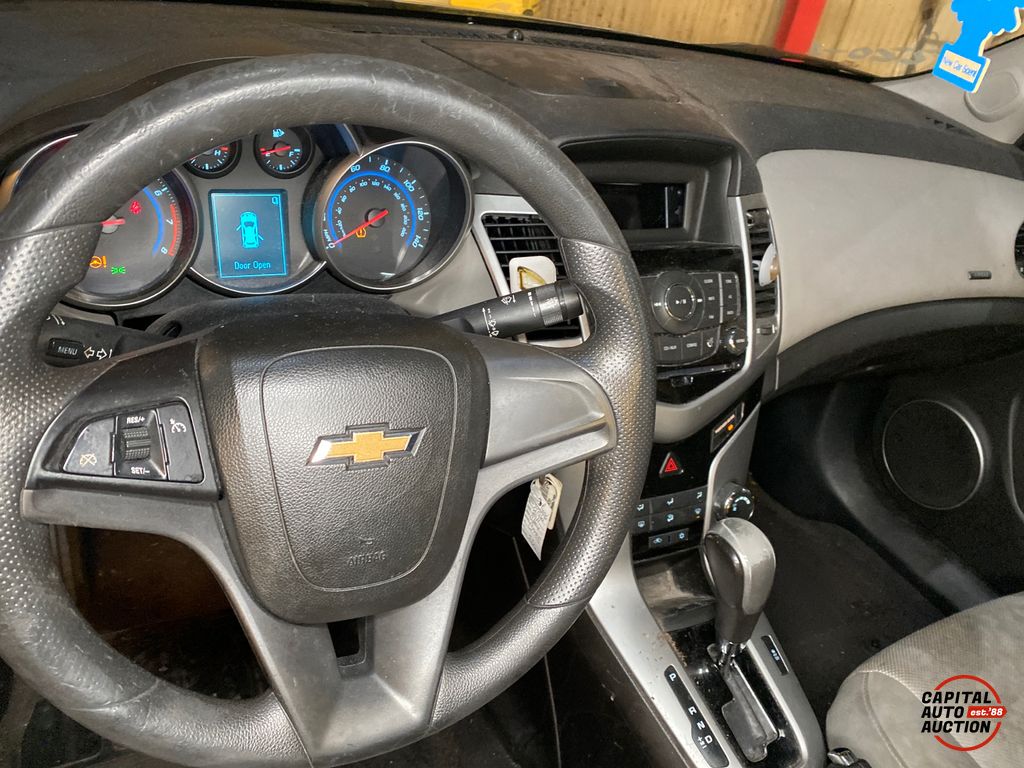 2011 Chevrolet Cruze 11