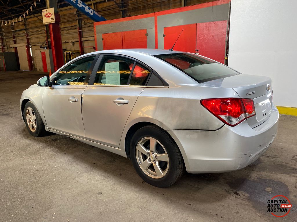2011 Chevrolet Cruze 2
