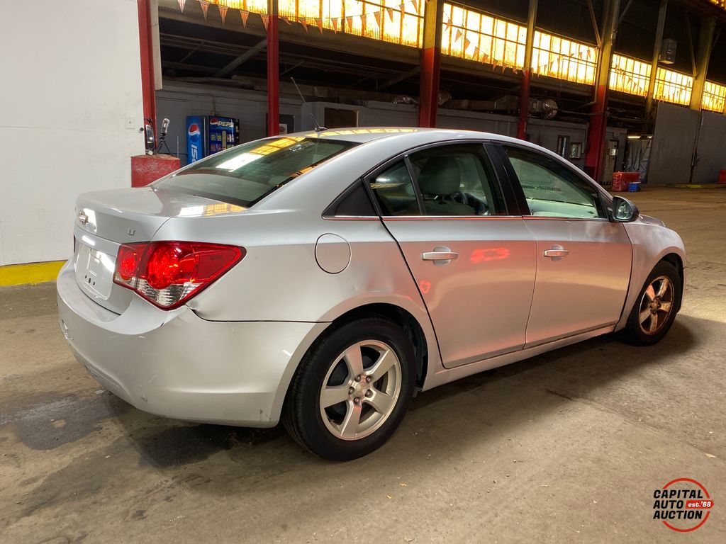 2011 Chevrolet Cruze 3