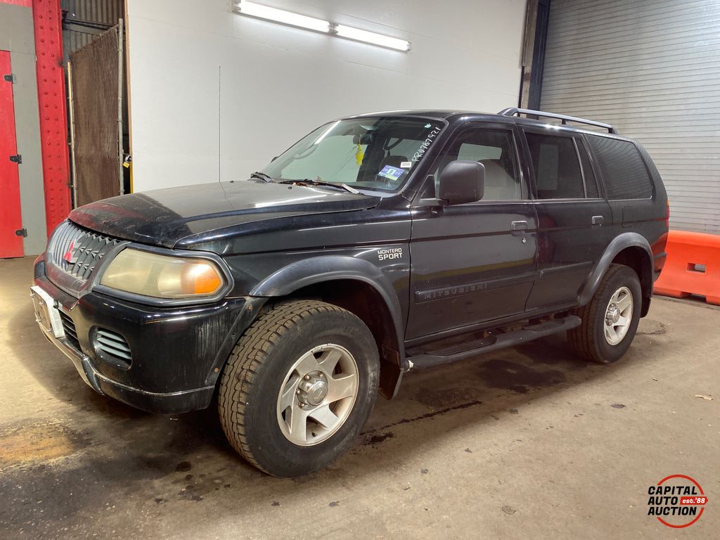 2002 Mitsubishi Montero Sport 1