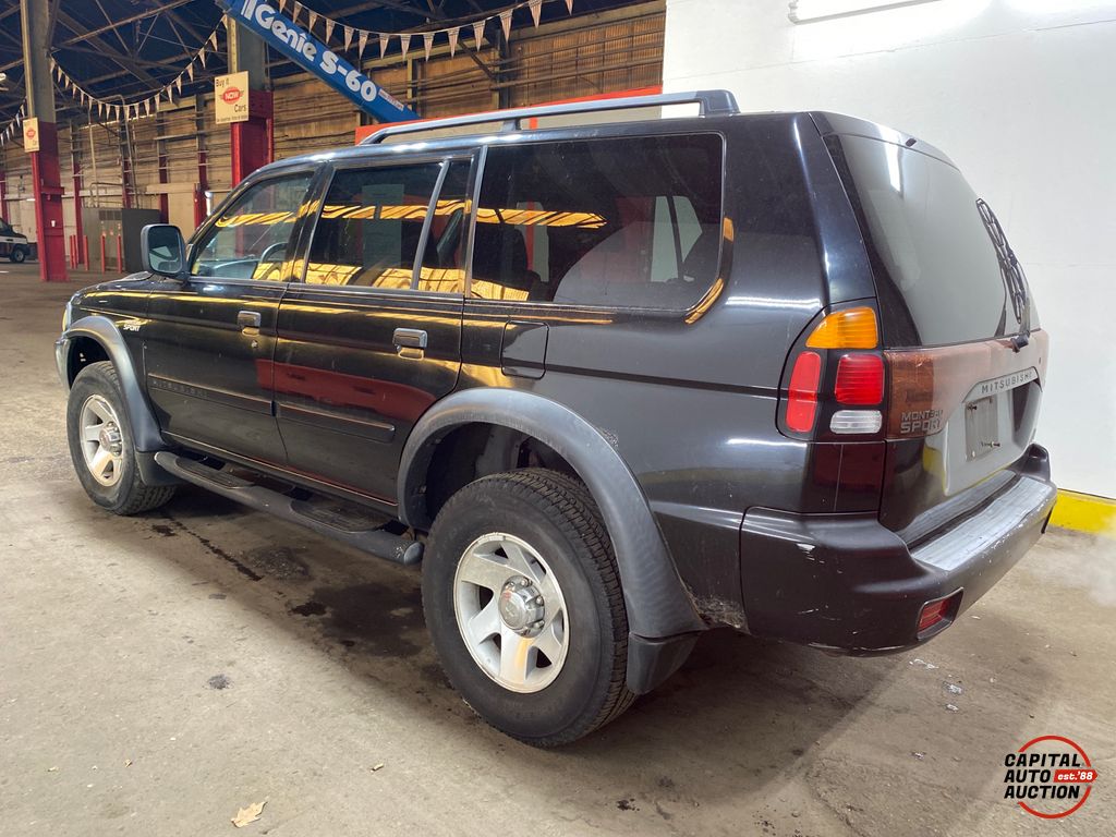 2002 Mitsubishi Montero Sport 2