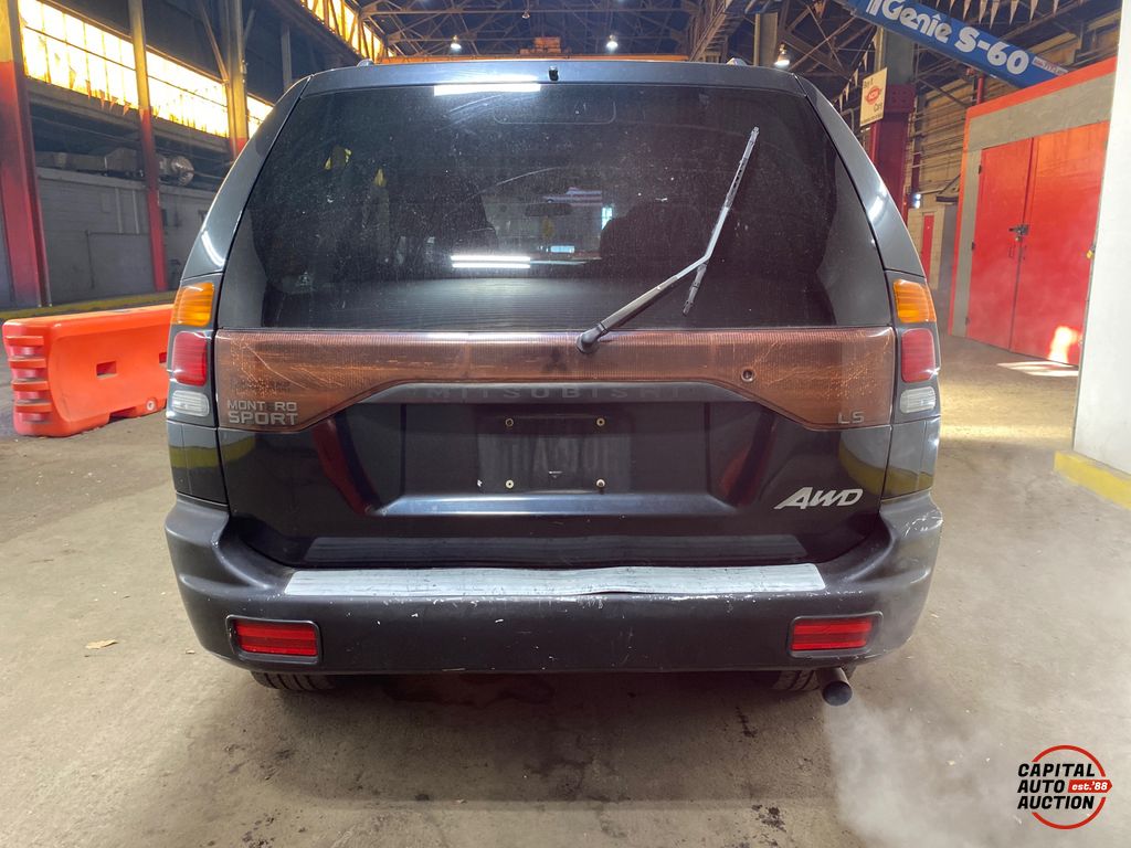 2002 Mitsubishi Montero Sport 7