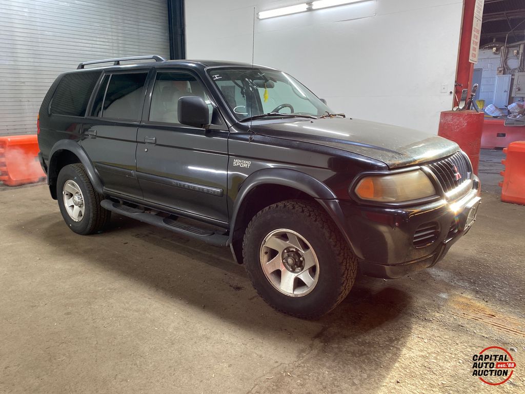 2002 Mitsubishi Montero Sport 0