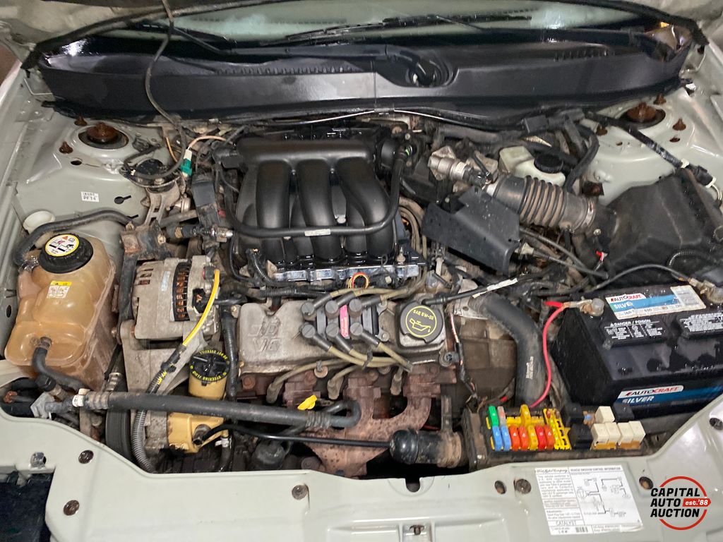 2004 Ford Taurus 10